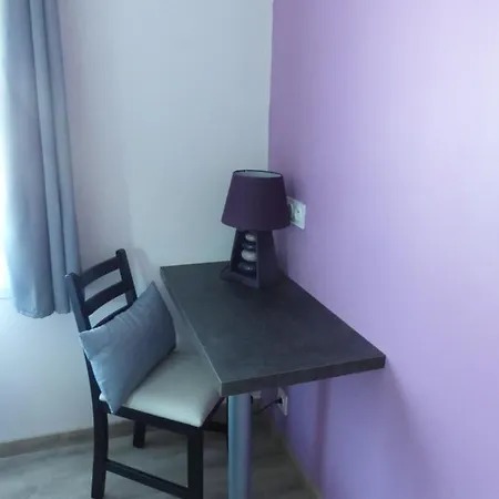 Au Clos De L'etang بيت ضيافة