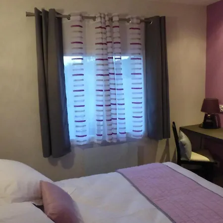 بيت ضيافة Au Clos De L'etang Ravel