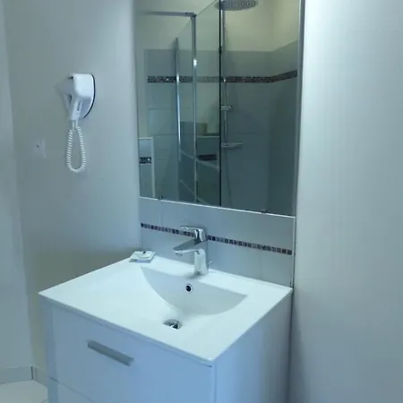 Au Clos De L'etang بيت ضيافة